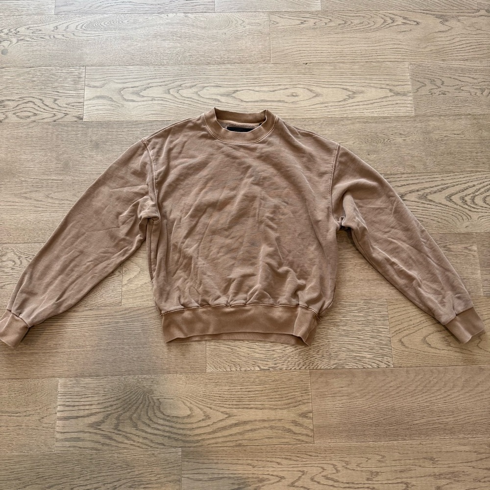 Aritzia Super World sweatshirt